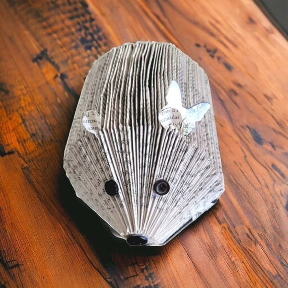 Custom Folded Book Art Sculpture Hedgehog - Picture 1 of 6